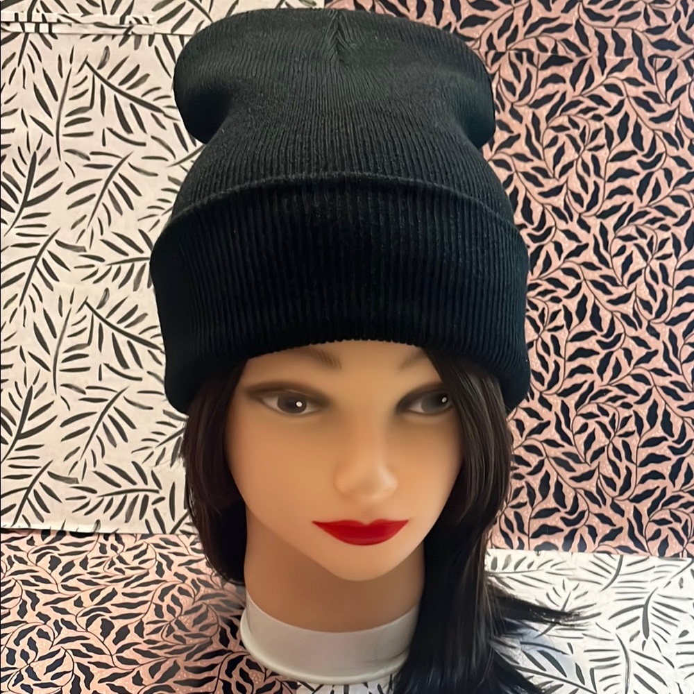 Classic Black Beanie NWT
